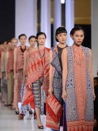 Toraja vlog 17 october 2020. Ny By Novita Yunus Dengan Koleksi Toraja Kaboro Di Jfw 2019 Fashion Fimela Com