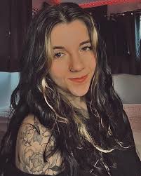 Shelby Mclaughlin's Instagram, Twitter & Facebook