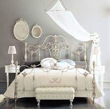 A better pairing of life and metal doesn't exist. Fancy Wrought Iron Beds With Silver Color Iron Bed Frame White Iron Beds Bedroom Vintage