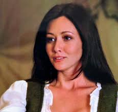 Shannen as Prue Halliwell in All Halliwell's Eve episode of Charmed 😍
