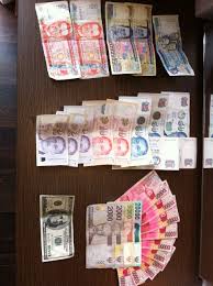 Philippine Peso Singapore Dollar Indonesian Rupiah And Us Dollar Philippine Peso Singapore Dollar Bank Notes
