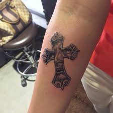 109 Fantasticos Tatuajes De Cruz Mira Estas Imagenes Cristo en la cruz, obra atribuida a velázquez, tal vez de su taller, con firma apócrifa y fecha 1631, conservada en el museo del prado de madrid, (españa) desde 1946. 109 fantasticos tatuajes de cruz