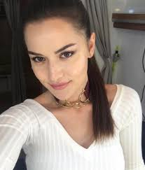 Maybe you would like to learn more about one of these? Fahriye Evcen In Eski Haline Bakin Yok Boyle Degisim Internet Haber