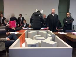 Includes dictionary, usage examples, pronunciation function and additional vocabulary feature. Munchen 4 6 Millionen Aus Bank Gestohlen Anklage Belastet Mutmassliche Schliessfach Diebe Schwer Der Spiegel