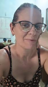 Plagiaram a Marisa Maiô? 🤔🩱 O artista @raonyp criou a Marisa Maiô e deu  vida a ela usando Inteligência Artificial. Dias depois, um programa de TV  levou a personagem ao ar com