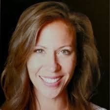 I can't believe it's been a full year since I've said hi 👋🏼 to my  LinkedIn family!