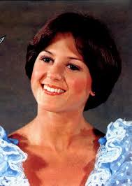 What does a dorothy hamill haircut look like. Dorothy Hamill Haircut Tutorial Best Haircut 2020