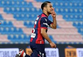 Il tecnico dei calabresi comunque loda i suoi giocatori: Insulti Razzisti Contro Giocatore Del Crotone Torna In Africa A Scappare Dai Leoni Calabria Diretta News