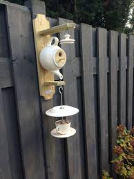 Vogelhotel Mit Angeschlossenem Restaurant Vogelfutter Und Hauser Selbstgem Vogelhotel Mit Angeschlossenem Rest Teapot Birdhouse Bird Houses Bird House Feeder
