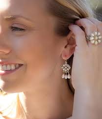 Amazon.com: Barse Jewelry White Hibiscus Mother of Pearl and Golden Ring:  Clothing, Shoes & Jewelry