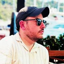 Dan Edmonds (@Danedmndswrites)