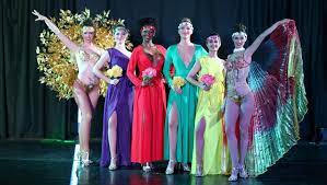 Trouvez les meilleurs lieux de réception, la description de leurs menus et leurs tarifs. Saint Lieux Les Lavaur Le Cabaret Du Stiletto Se Met Aux Parfums Ladepeche Fr
