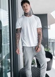 Chris heria is an american calisthenics trainer, enthusiast, instagram celebrity, and youtuber who became a barstarzz sponsored athlete. Chris Heria 2021 Dating Net Worth Tattoos Smoking Body Facts Taddlr
