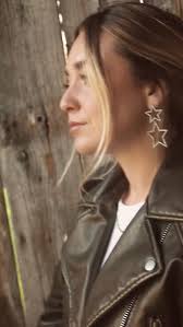 Ma version de «Sèche tes pleurs» Disponible dans vos radios dès demain et  sur toutes les plateformes numériques ce vendredi 👀🥀 , @simontaxipromo  @_veroniquelabbe_ @bombardiercommunications @_laclic_ ...