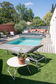 Deco Jardin Avec Piscine Un Exterieur Toulousain Sublime En Couleurs Deco Jardin Amenagement Terrasse Exterieur Amenagement Jardin