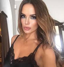 PORNO AFERA I OGROMAN SKANDAL Severina se slikala gola, a psihoterapeut  otkrio njenu TAJNU (m)