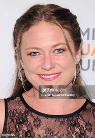 Ella Robinson's Instagram, Twitter & Facebook