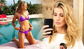 This site uses the instagram api, but is not endorsed or certified by instagram. Sports Illustrated Swimsuit Genie Bouchard Wows With These Racy Snaps In 2018 Issue Express Co Uk
