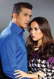 Haziq and nuzara is a couple who love each other dearly, despite nuzara's discomfort with haziq's involvement in social activities. Siti Saleha