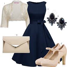 Damenoutfit Mit Dunkelblauem Sommerkleid Und Ohrsteckern Outfits4you De Dunkelblaues Kleid Elegante Damenmode Blaues Outfit