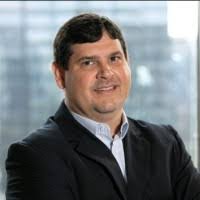 Erik Pontes's Instagram, Twitter & Facebook