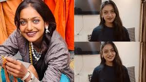 महाकुंभ में माला बेचने वाली ‘मोनालिसा’ बनीं सोशल मीडिया स्टार