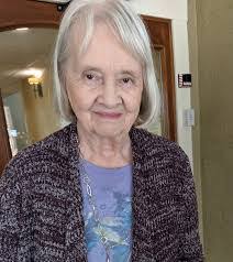 Cindy Lind's Instagram, Twitter & Facebook