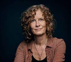 Hør marianne iben hansen rappe hele historien om peter og englen anna. Marianne Iben Hansen Gads Forlag
