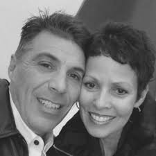 Vivian Bender (@VivianB17363420)