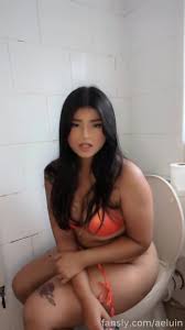 Thick plump girl farting up the bathroom