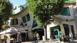 Designed by the architects szotynski and zaleski, inspired by the drawings of jan marcin szancer and per dahlberg.on the ground floor. Krzywy Domek Crooked House Sopot Poland Youtube