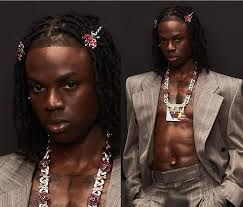 Hollywood don turn my boy Into Esther Smith 😂😂😂