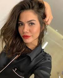 Marika Rozkova Adli Kullanicinin Demet Ozdemir Panosundaki Pin Unluler Rujlar Instagram