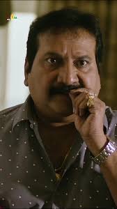 ఆమె దానికంటే నాదే పెద్దగా ఉంది GOLD NECKLACE