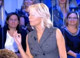 La storia di antonio e giovanni a c'è posta per te ha commosso tutti perchè, come spesso succede. C E Posta Per Te Maria De Filippi Lo Fa Sempre Ci Avete Fatto Caso