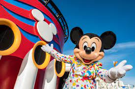 Based on disneyland's theme park ride where a small riverboat takes a group of travelers through a jungle filled with dangerous animals and reptiles but with a supernatural element. 5 Disney Cruise Line Experiences To Get Excited About For 2019 Mickeyblog Com