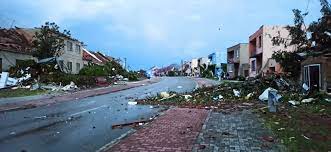 From giant hailstorms to destructive tornados, one storm chaser has documented americas wildest weather throughout the. 4cmlyxa1dfoj7m