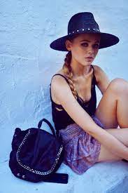 Top Zara Similar Here Bra Anine Bing Or Similar Bag Stella Mccartney Through Monnier Freres Shoes Just Anna Shoes Similar Here Hat The Koopl