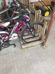 Fahrradstander In 2020 Fahrradgarage Paletten Fahrradstander Fahrrad