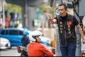 台灣37死創新高還曬乾杯照 吳思瑤慘遭出征!刪文道歉了 新聞媒體；ettoday 記者黃鞠禾 / 台北報導 台灣本土疫情嚴峻，5日單日死亡人數創新高來到37人，然而民進黨立委吳思瑤卻在臉書曬 出日系品牌酒類飲品的冰箱照，並寫下「為台日友好，乾杯!」慘遭網友和藍營留言灌爆。 æ±½è»Šé§•é§›ptt