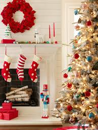 Delight Family And Friends This Season With Fun Christmas Mantel Decorating Ideas Low Indoor Christmas Decorations Indoor Christmas Christmas Fireplace Decor
