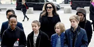 Shiloh joliepitt starporträt mit steckbrief und bildern. Angelina Jolies Kinder Sind Erwachsen Geworden