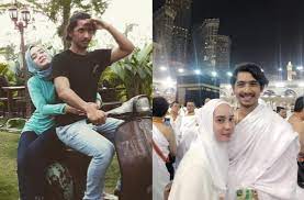 Sosok novita yang diperankan oleh putri anne kerap mengenakan hijab saat tampil di top ini menjadi gebetan tak jarang, mas pur menawarkan jasa antar gratis dewi yang berperan sebagai kepada laras. 7 Potret Romantis Putri Anne Dan Suami Pemeran Novita Top Matamata Com
