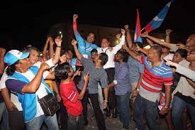 Dihentam kerana tak keluar mengundi, ini jawapan hairul azreen dan hanis zalikha. Selangor Kekal Di Klang 3 Penggal Berturut Turut