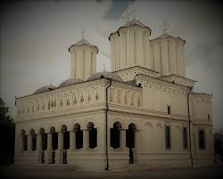 La catedrala patriarhală, sfânta liturghie a fost săvârşită de preafericitul părinte patriarh daniel împreună cu preasfinţitul părinte varlaam ploieşteanul şi botezul domnului în apele iordanului este temelia botezului creştin. Catedrala PatriarhalÄƒ SfinÅ£ii ImpÄƒraÅ£i Constantin Si Elena Din Bucuresti Maria Mihaela Stan