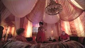 Freak show is the fourth season of the fx horror anthology television series american horror story, created by ryan murphy and brad falchuk. Massacres And Matinees American Horror Story Wiki Fandom