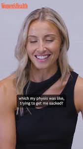 Leah Williamson does backflips in the gym... for real 😂