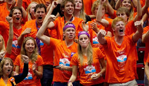 Football is as much about fans as it is about players. Schrage Oranje Fans Als Funfter Mann Der Niederlande Tennisnet Com