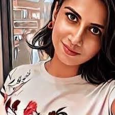 Doreen Ernst's Instagram, Twitter & Facebook