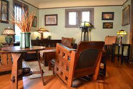 They're particularly popular in california and the midwest, and appeal primarily to those who love vintage homes. Mission Style Decorating And Colors Lovetoknow